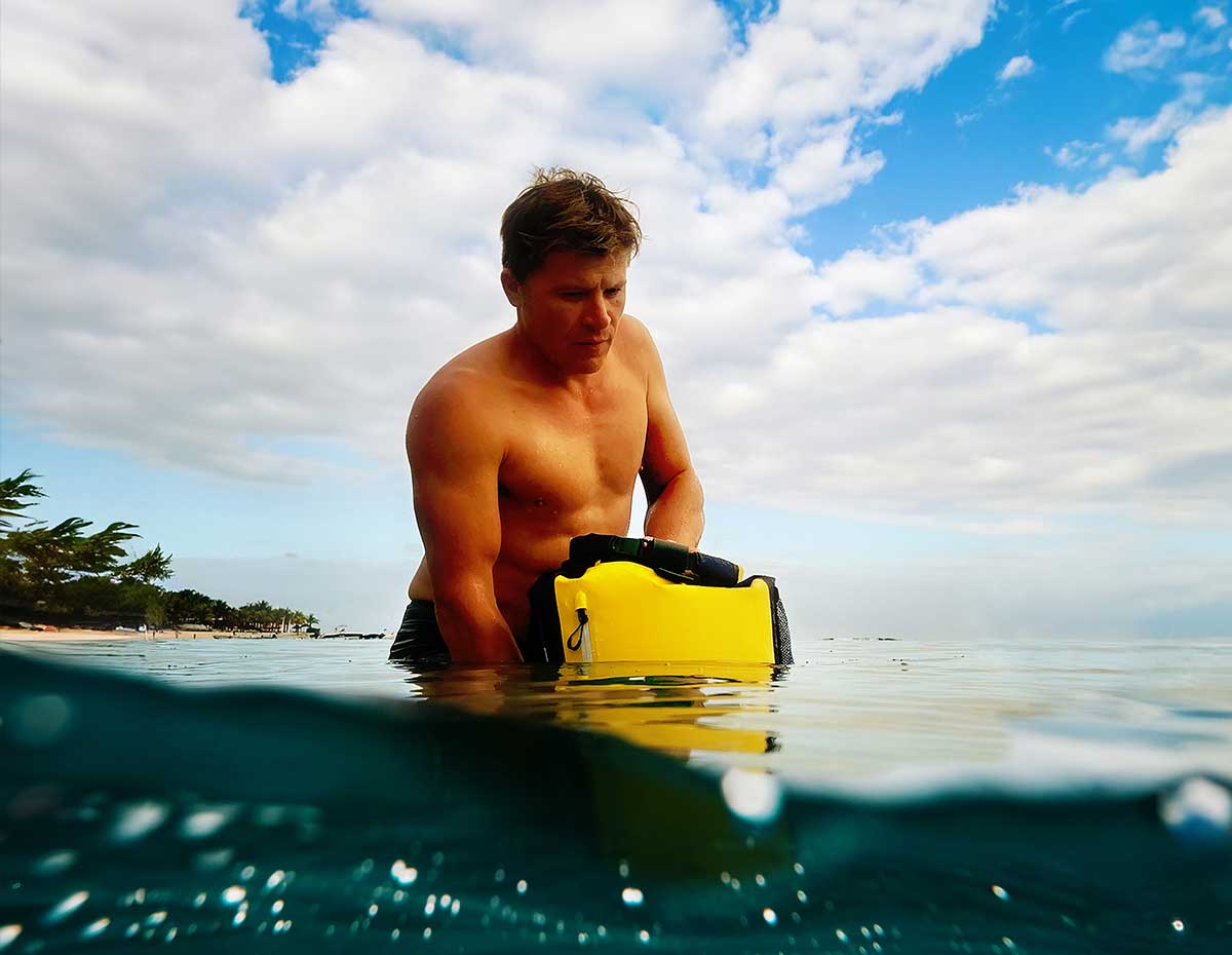 OverBoard Classic Explorer Waterproof Backpack Bundle - 45 Litres